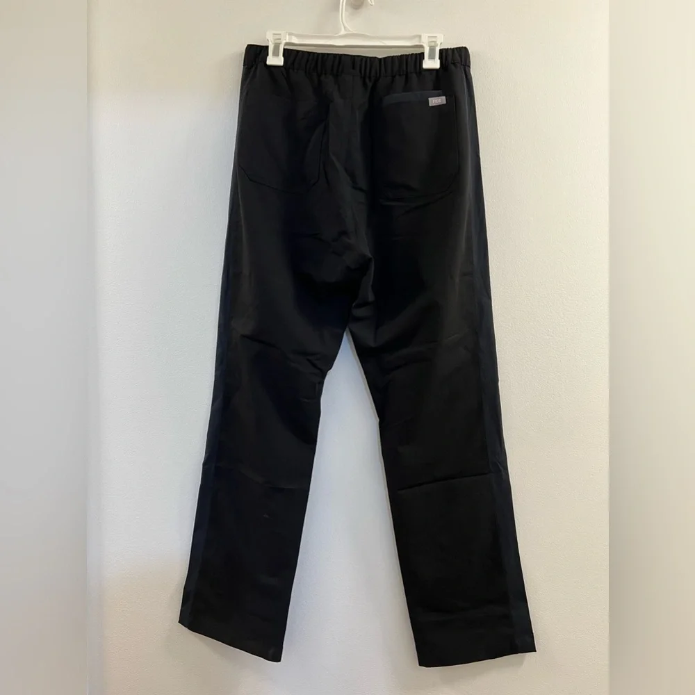 16. FIGS PISCO PANELED CLASSIC SCRUB PANT